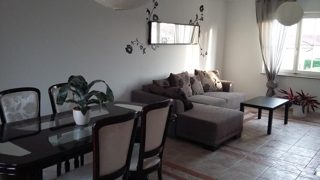 Apartments Place4You Bjelovar Ngoại thất bức ảnh